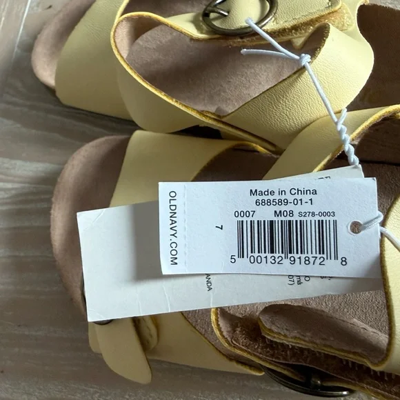 Old Navy|Baby girl/toddler pastel Yellow Buckle Strap Sandals,size 7•••NWT-Boho - Picture 6 of 8
